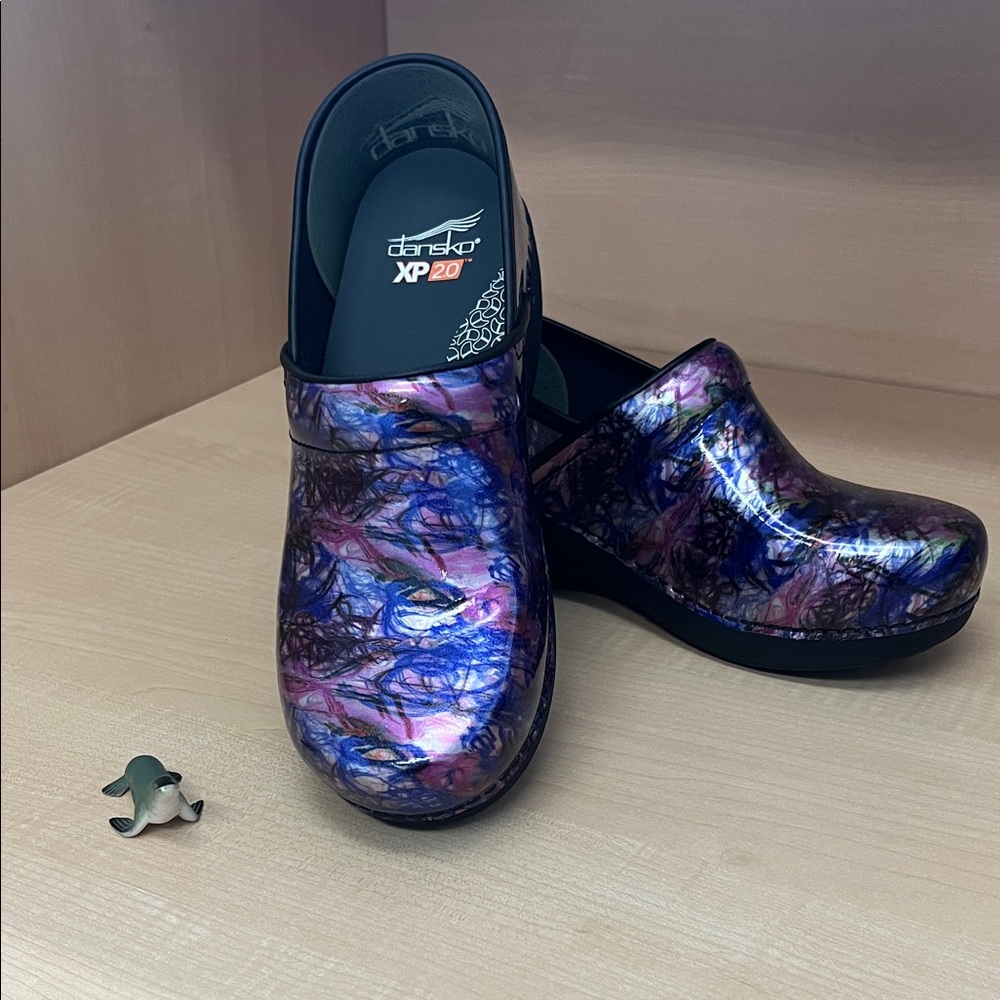 NWOT Dansko Women's Purple and Blue Clogs Size EU38